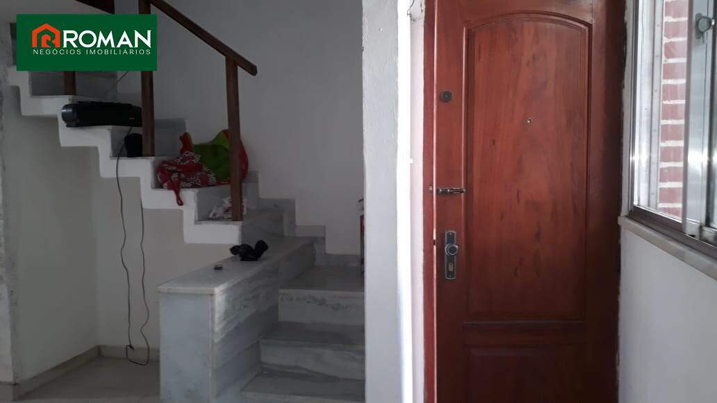 Casa em condomínio à venda no Portinho: 