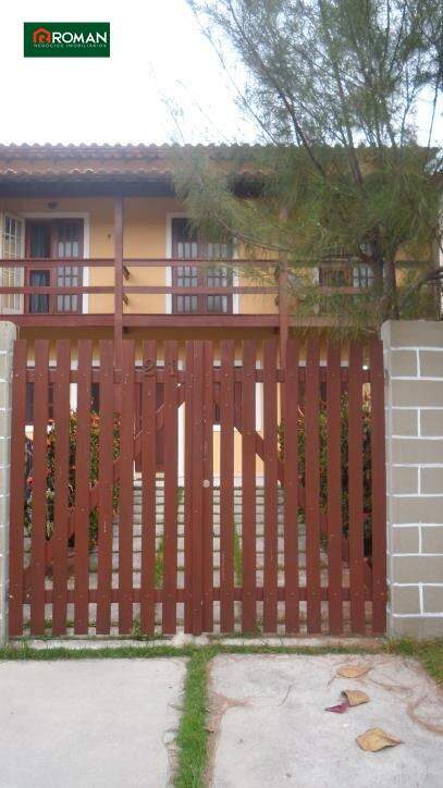 Casa em condomínio à venda no Peró: 