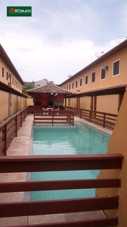 Casa em condomínio à venda no Peró: 