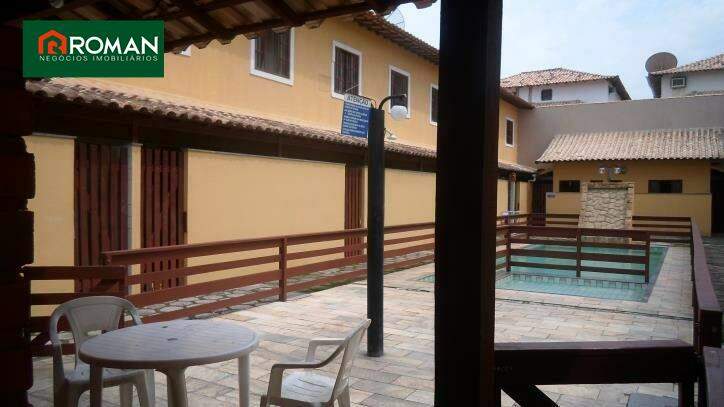 Casa em condomínio à venda no Peró: 