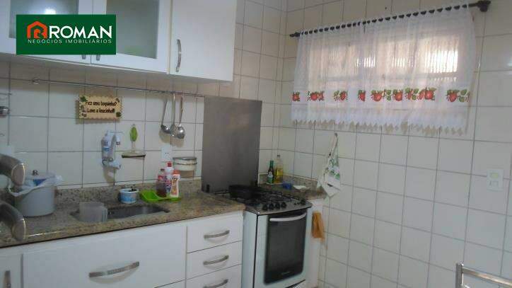 Casa em condomínio à venda no Peró: 