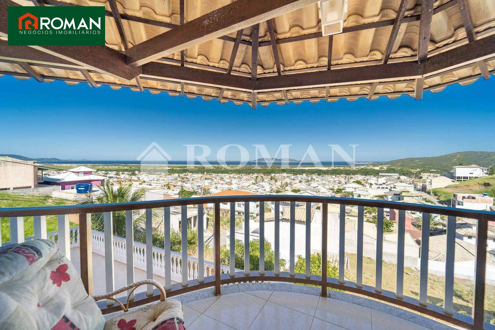 Casa à venda no Peró: 