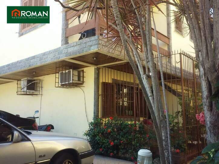 Casa em condomínio à venda no Portinho: 