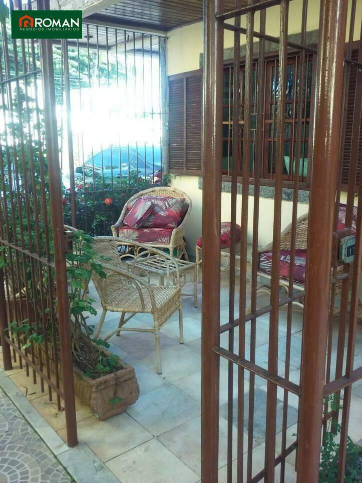 Casa em condomínio à venda no Portinho: 