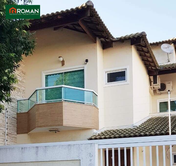 Casa em condomínio à venda no Portinho: 