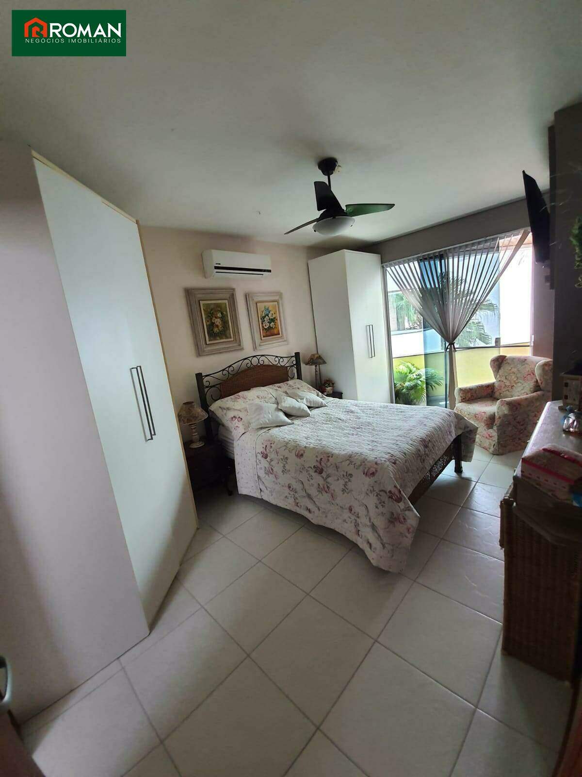 Casa em condomínio à venda no Portinho: 