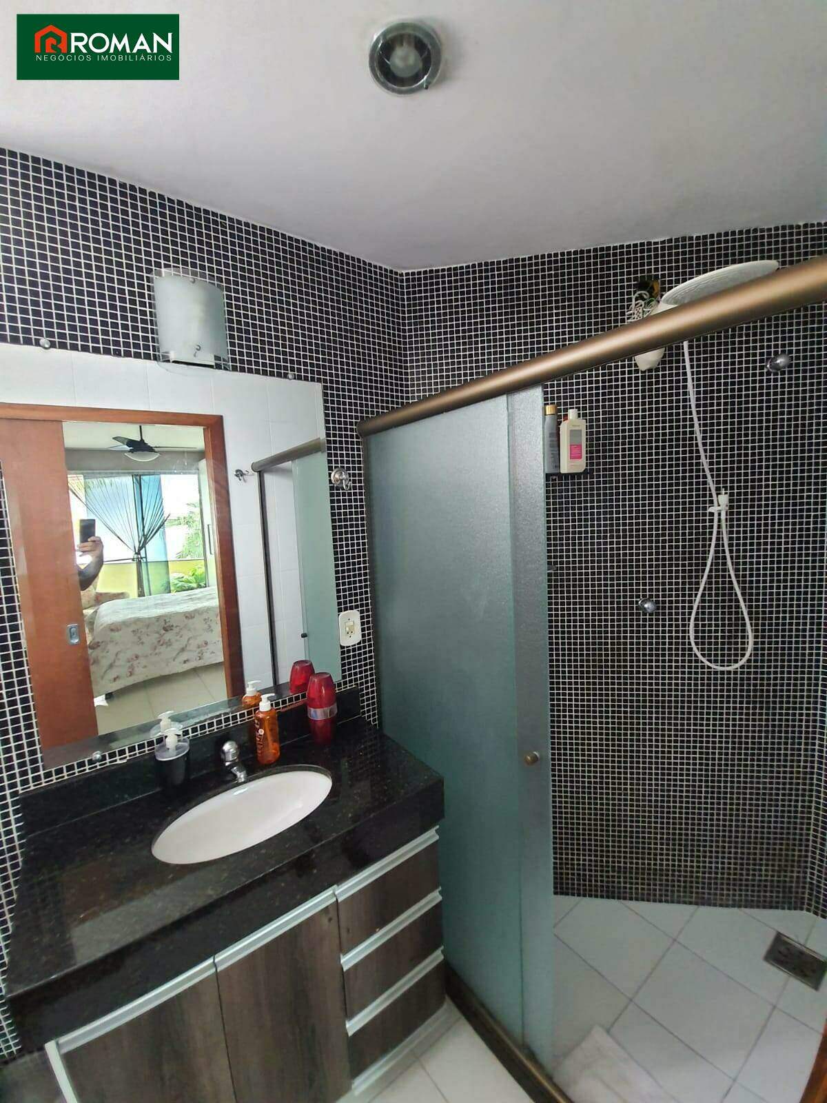 Casa em condomínio à venda no Portinho: 