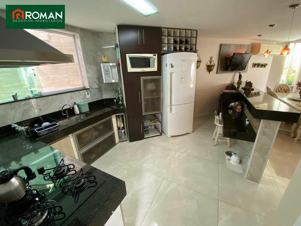 Casa em condomínio à venda no Portinho: 