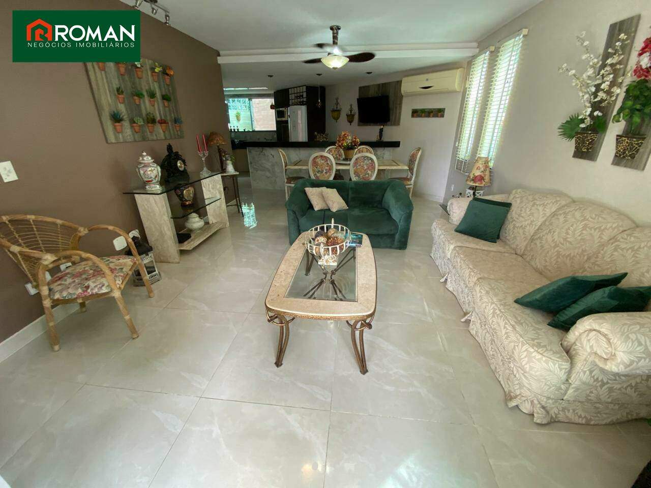 Casa em condomínio à venda no Portinho: 