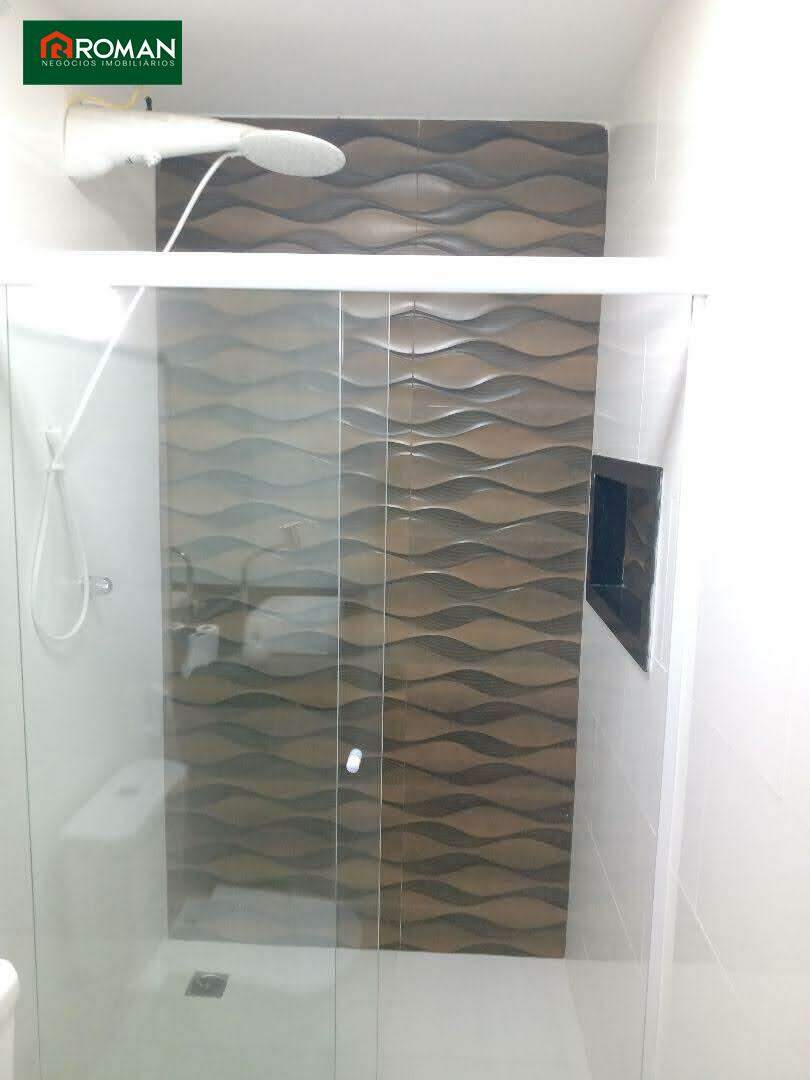 Casa em condomínio à venda no Retiro: 