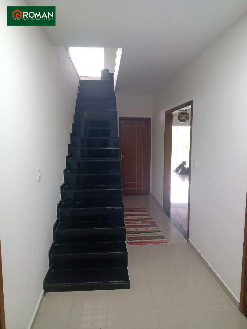 Casa em condomínio à venda no Retiro: 