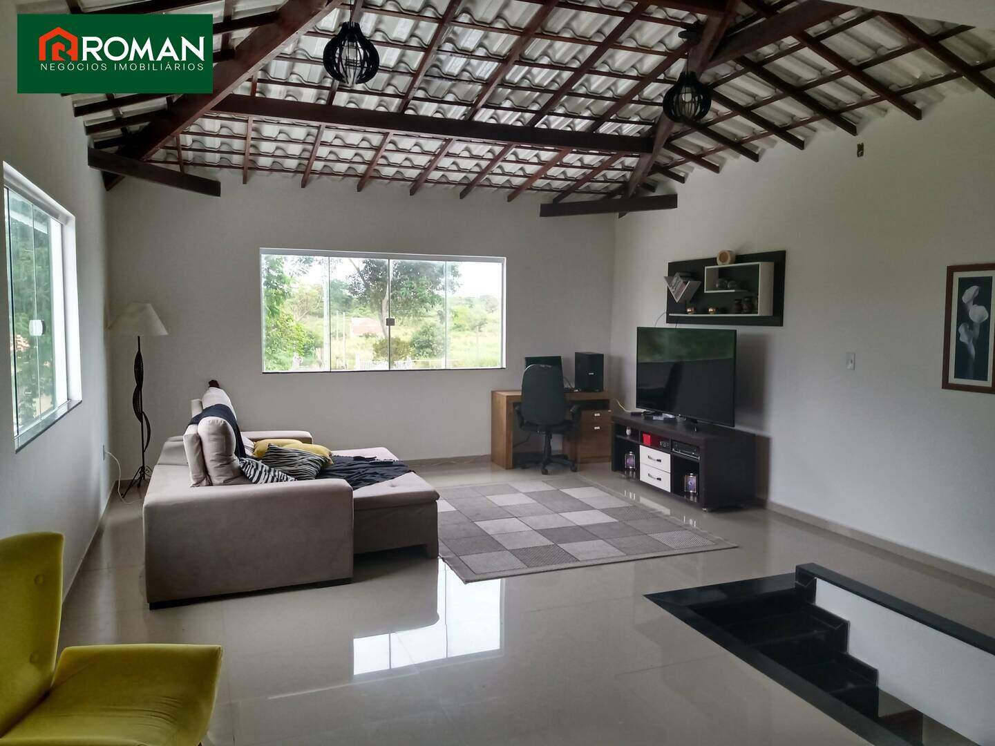 Casa em condomínio à venda no Retiro: 