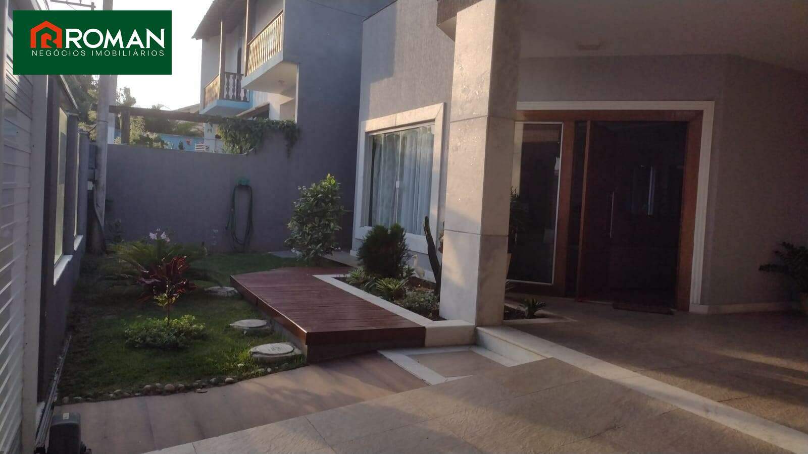 Casa à venda no Peró: 