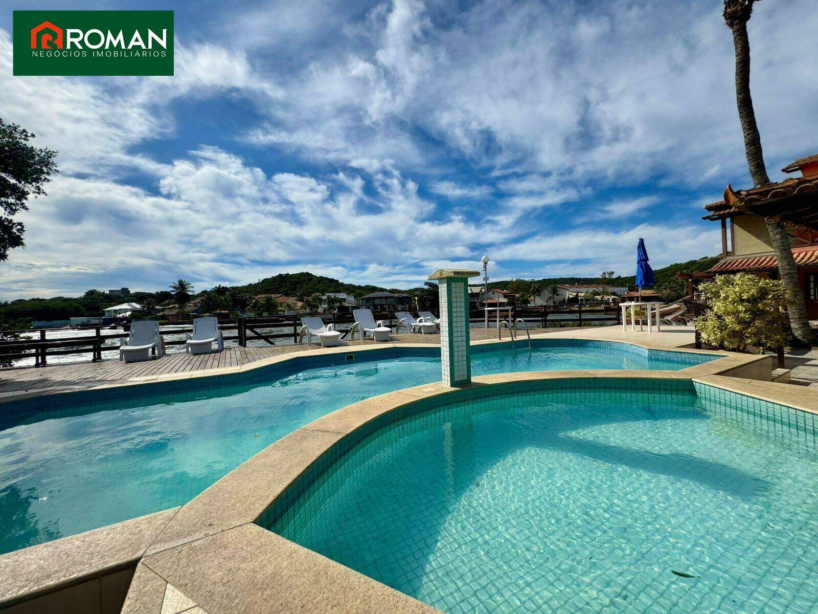 Casa em condomínio à venda no Parque Burle: 