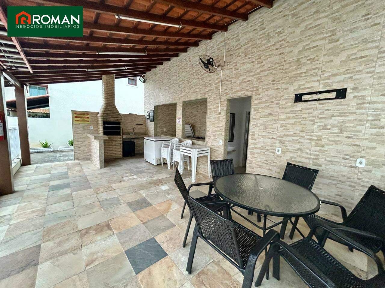 Casa em condomínio à venda no Portinho: 