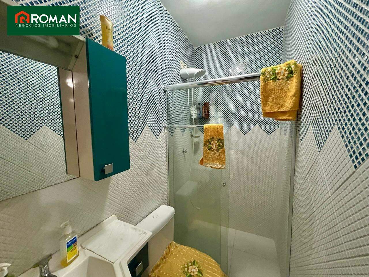 Casa em condomínio à venda no Portinho: 