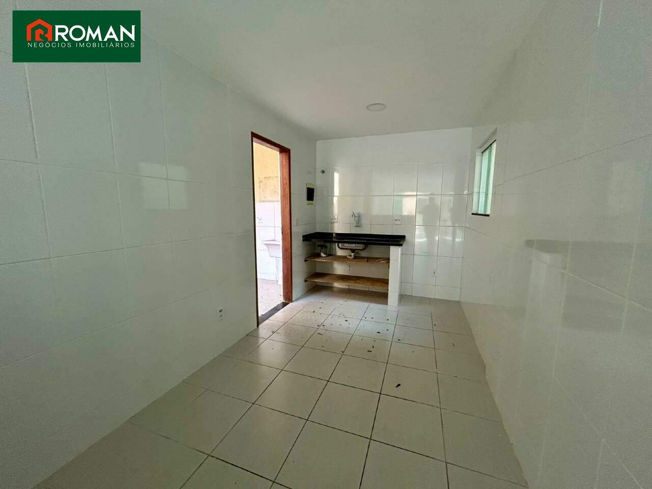 Casa em condomínio à venda no Peró: 