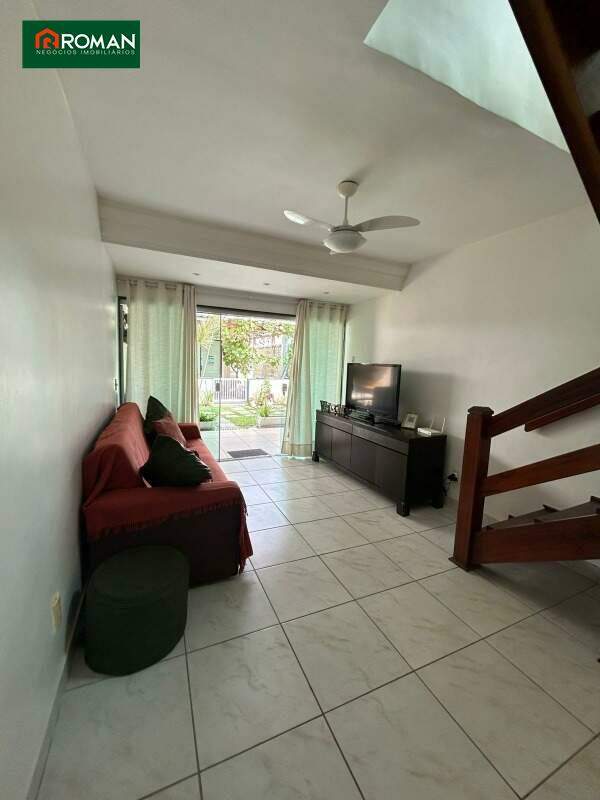 Casa em condomínio à venda no Portinho: 