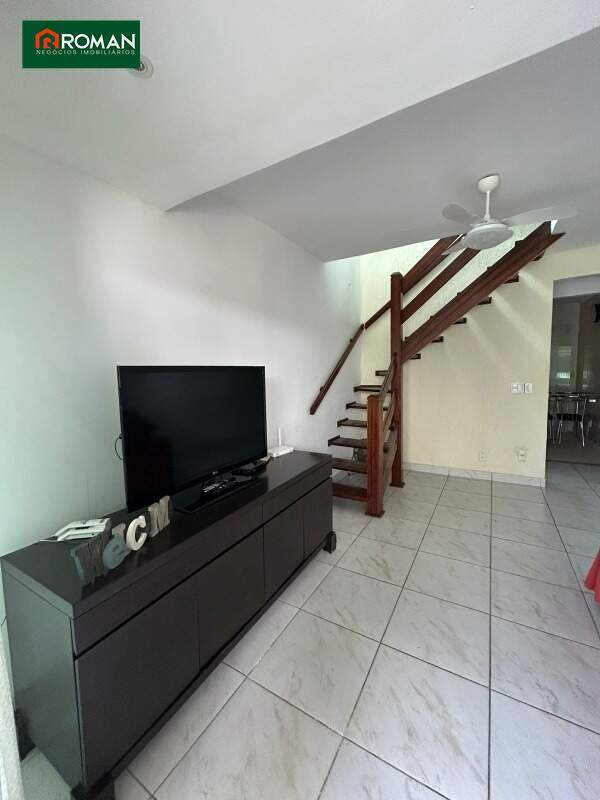 Casa em condomínio à venda no Portinho: 