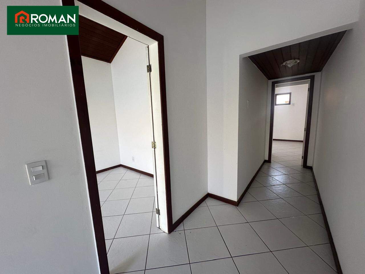 Casa em condomínio à venda no Palmeiras: 