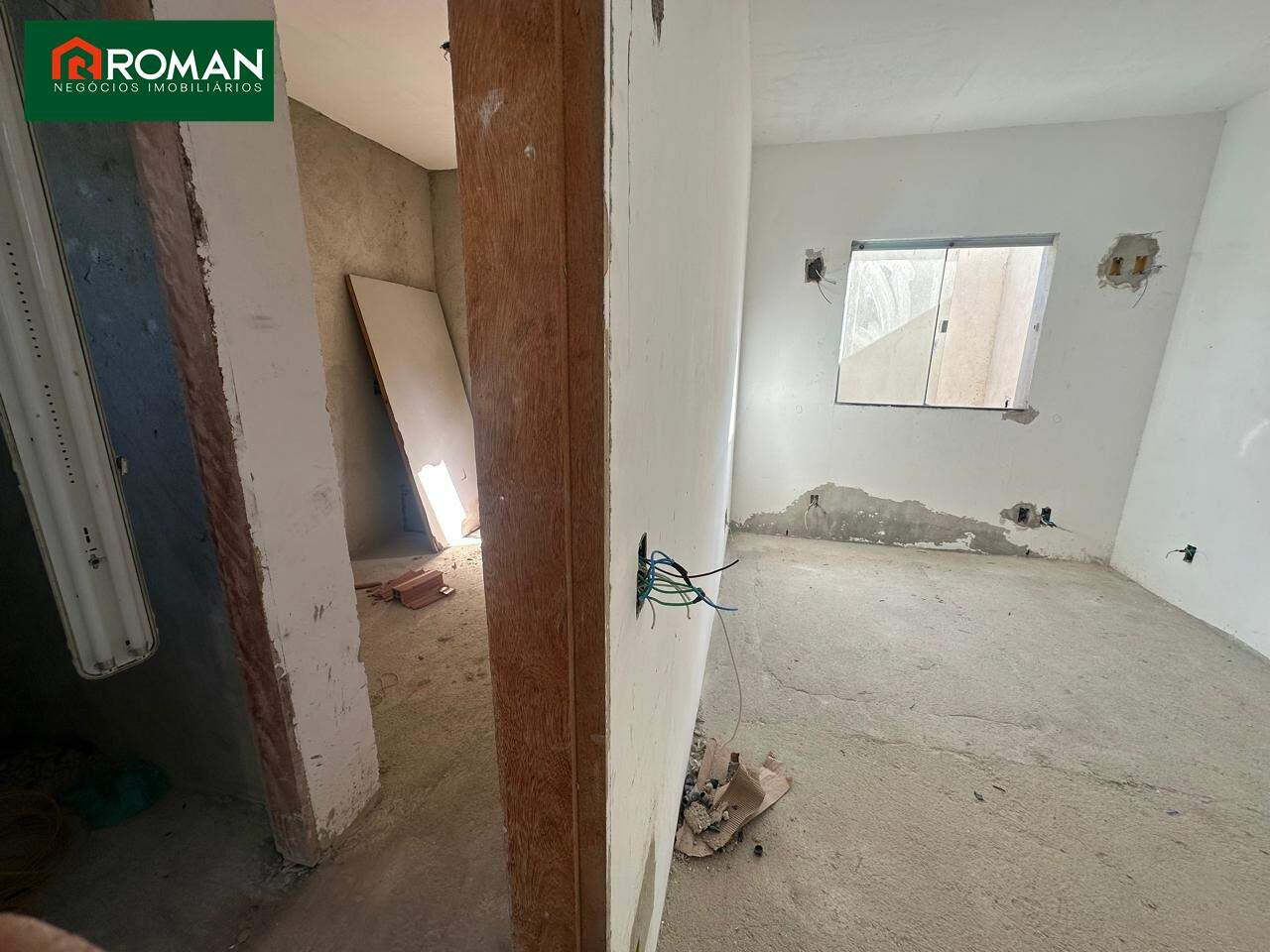 Casa em condomínio à venda no Portinho: 