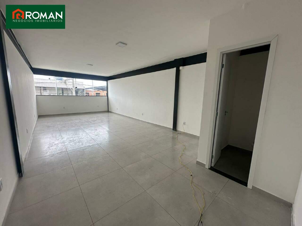 Sala para aluguel no Novo Portinho: 
