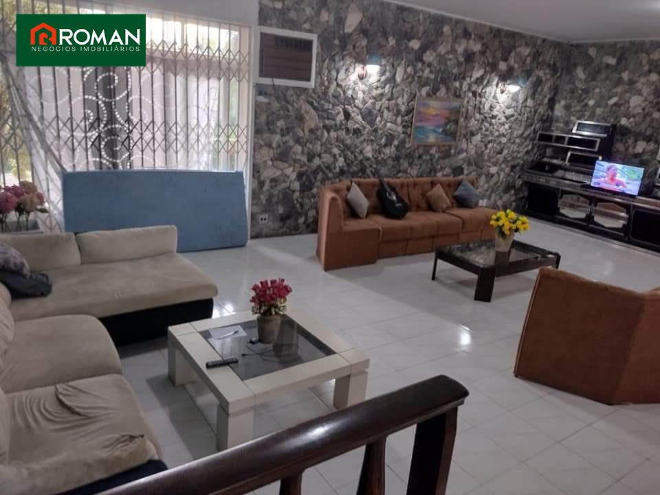 Casa à venda no Coqueiral: 