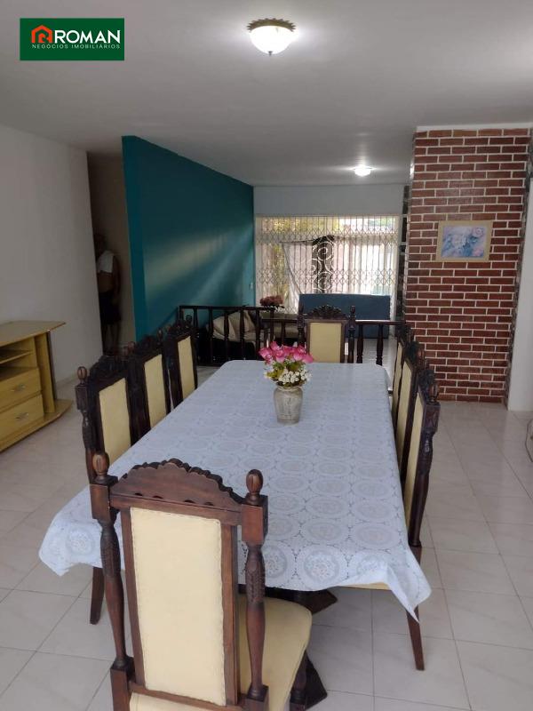 Casa à venda no Coqueiral: 