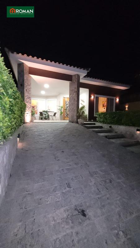 Casa em condomínio à venda no Nova São Pedro: 