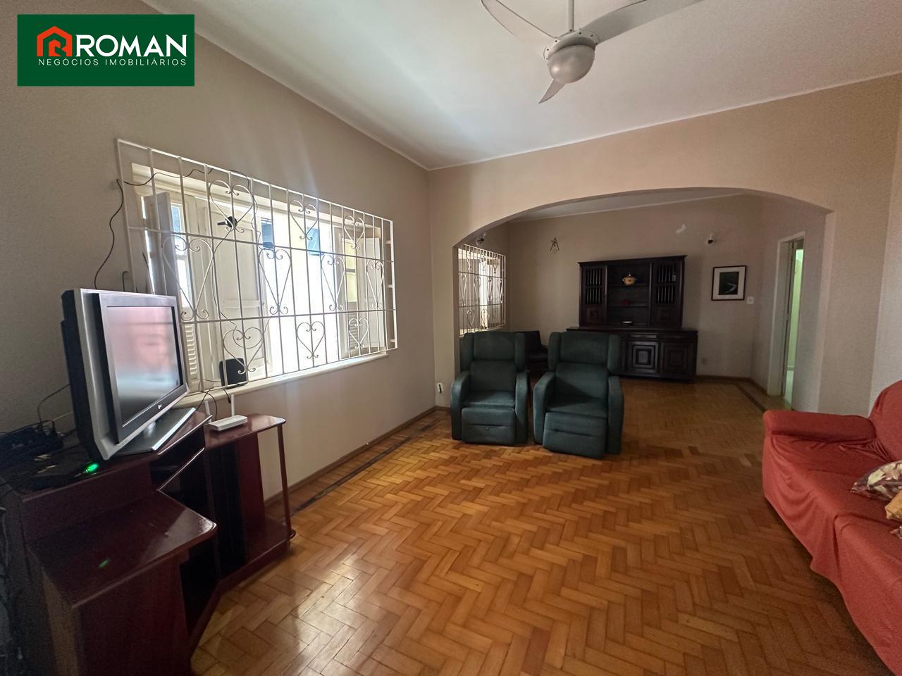 Casa à venda no Centro: 