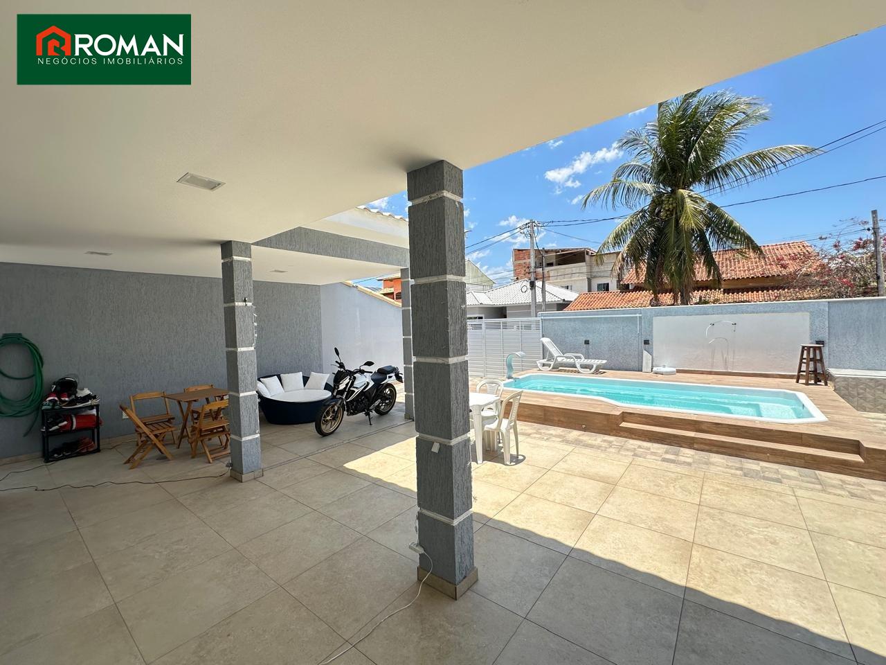 Casa em condomínio à venda no Peró: 