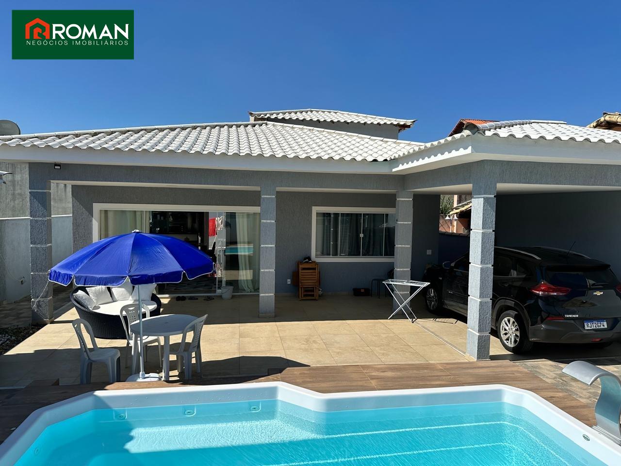 Casa em condomínio à venda no Peró: 