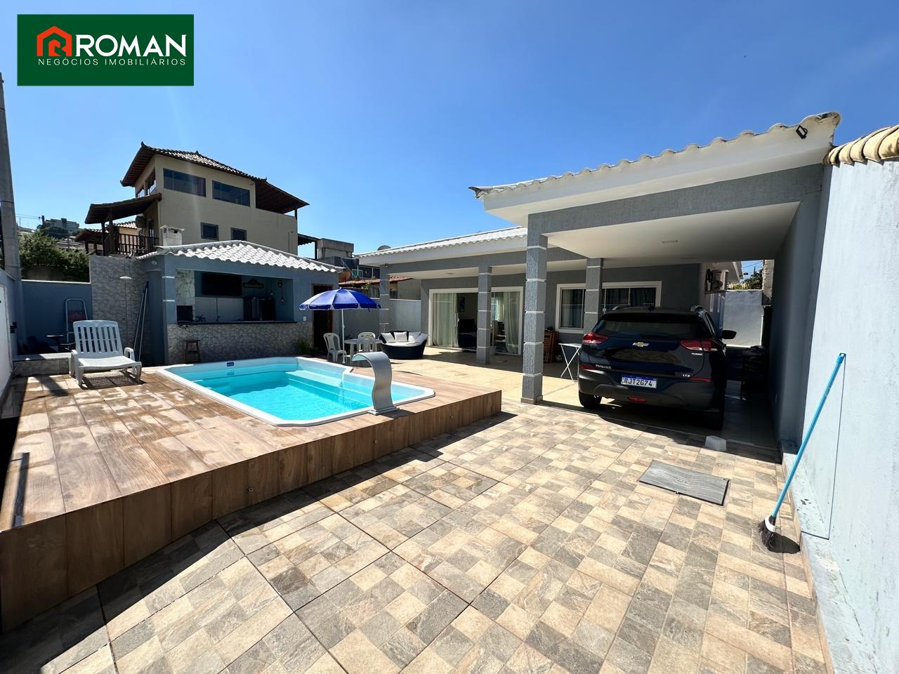 Casa em condomínio à venda no Peró: 