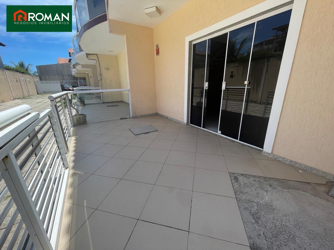 Casa em condomínio à venda no Peró: 