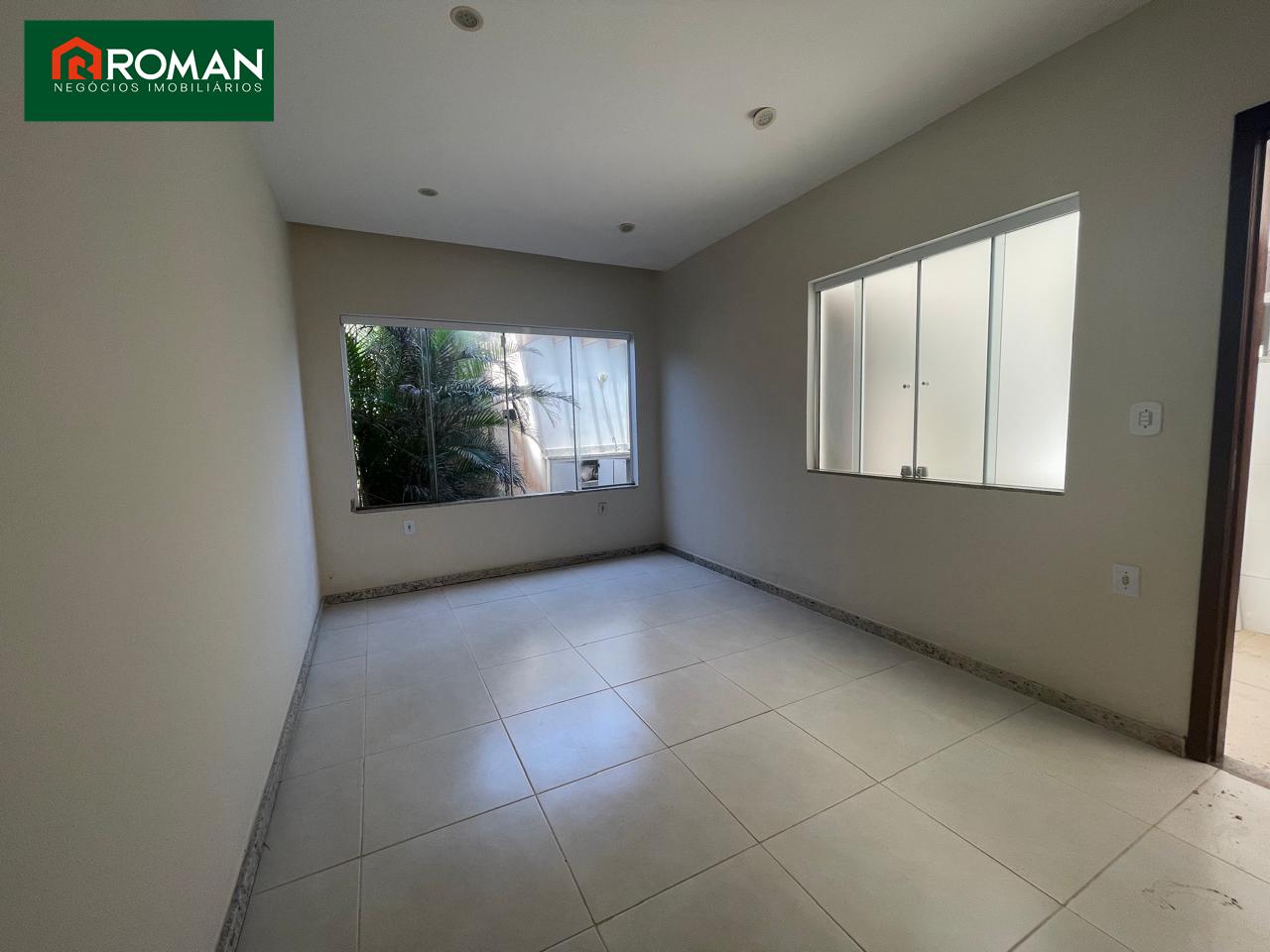 Casa em condomínio à venda no Peró: 