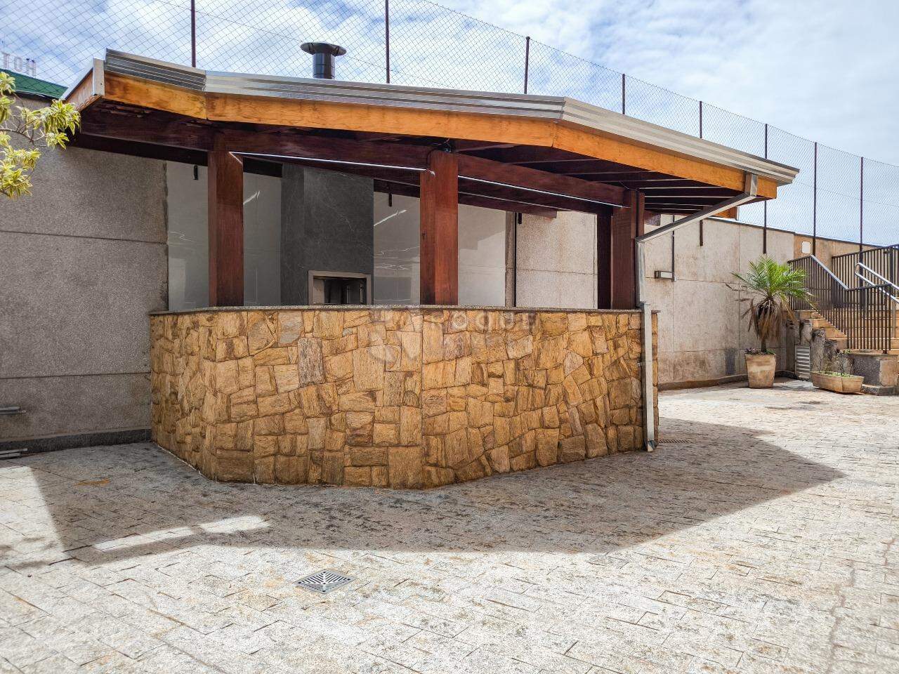 QUIOSQUE CHURRASQUERA