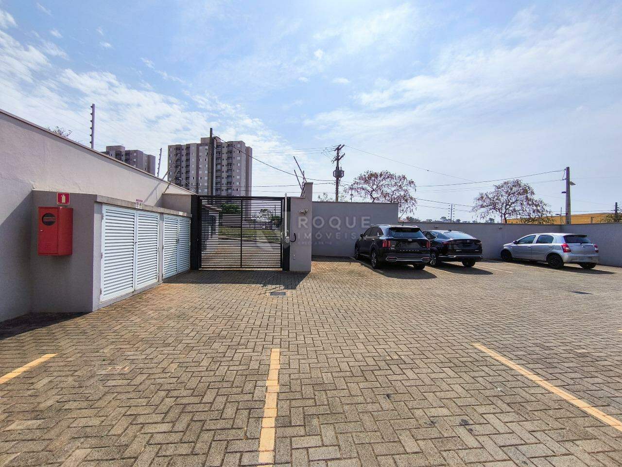 ESTACIONAMENTO FUNDOS