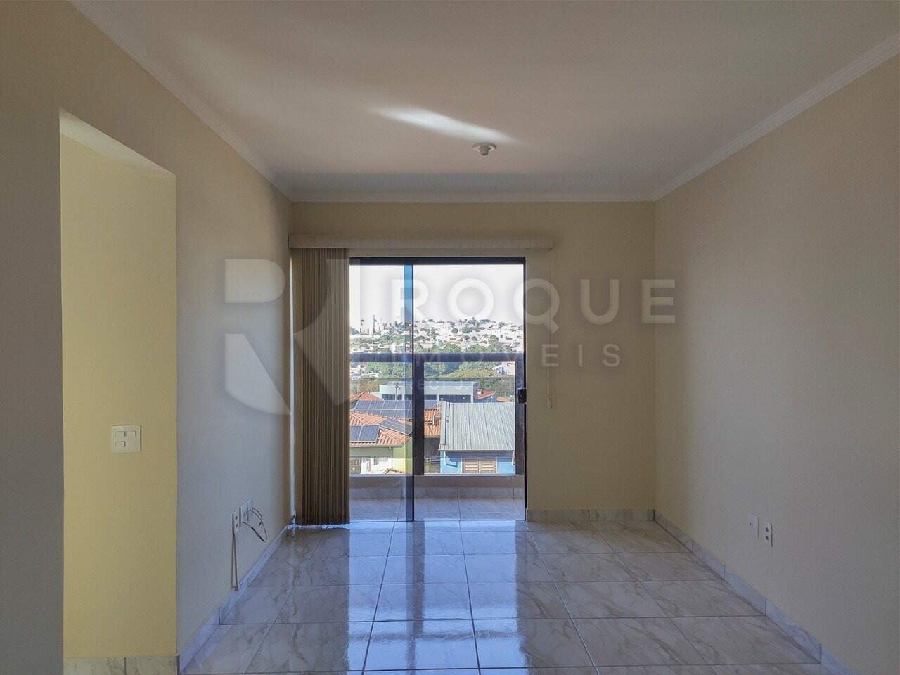 Apartamento para aluguel no bairro Vila Claudia: Sala