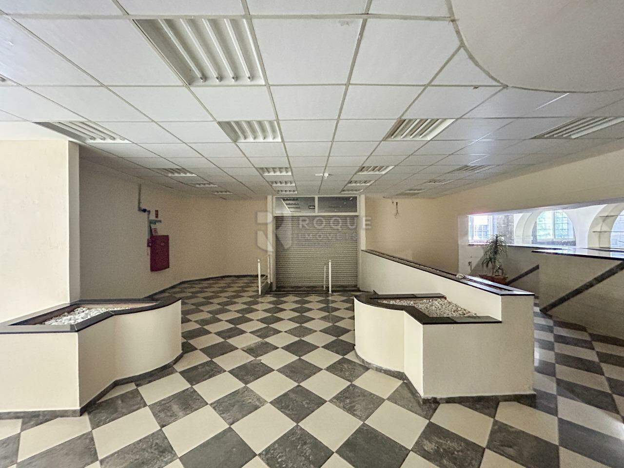 Barracão/Galpão para aluguel no bairro Centro: Hall de acesso / frente 