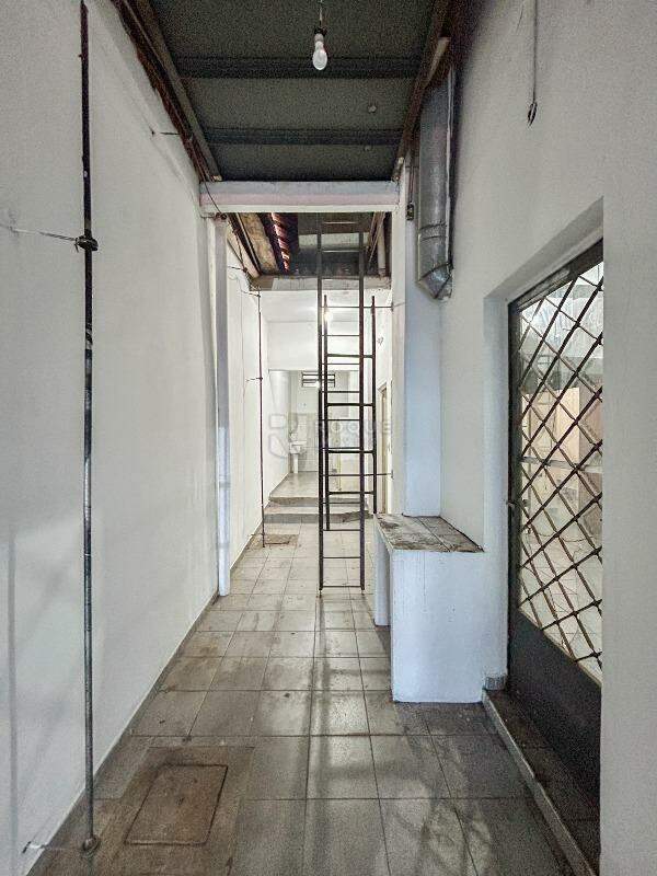 Barracão/Galpão para aluguel no bairro Centro: Corredor 