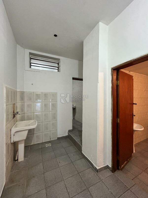 Barracão/Galpão para aluguel no bairro Centro: Área de serviço 