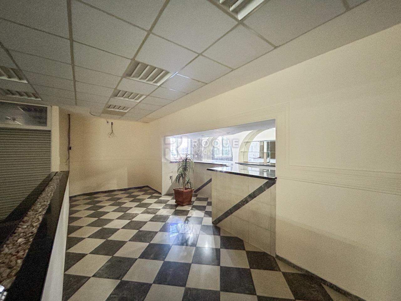 Barracão/Galpão para aluguel no bairro Centro: Hall de acesso / frente 