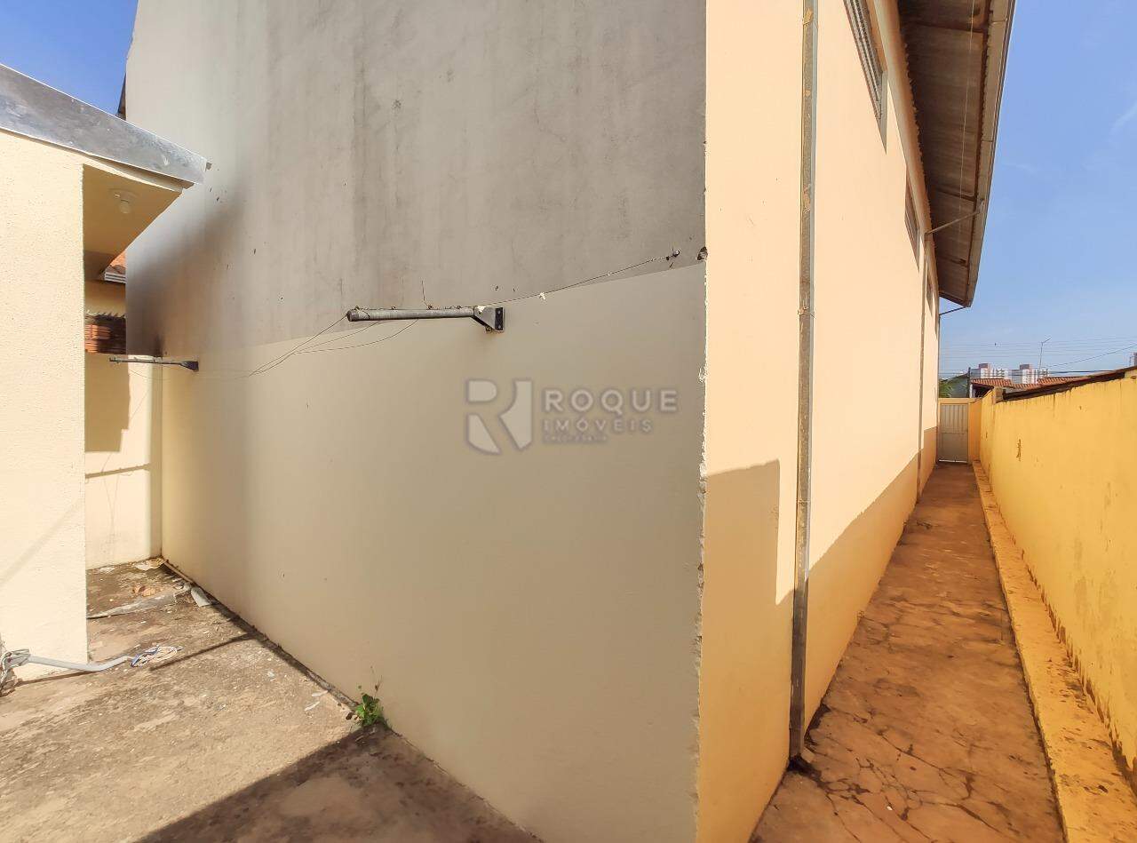 Casa Residencial para aluguel no bairro Jardim Esmeralda: Área externa 