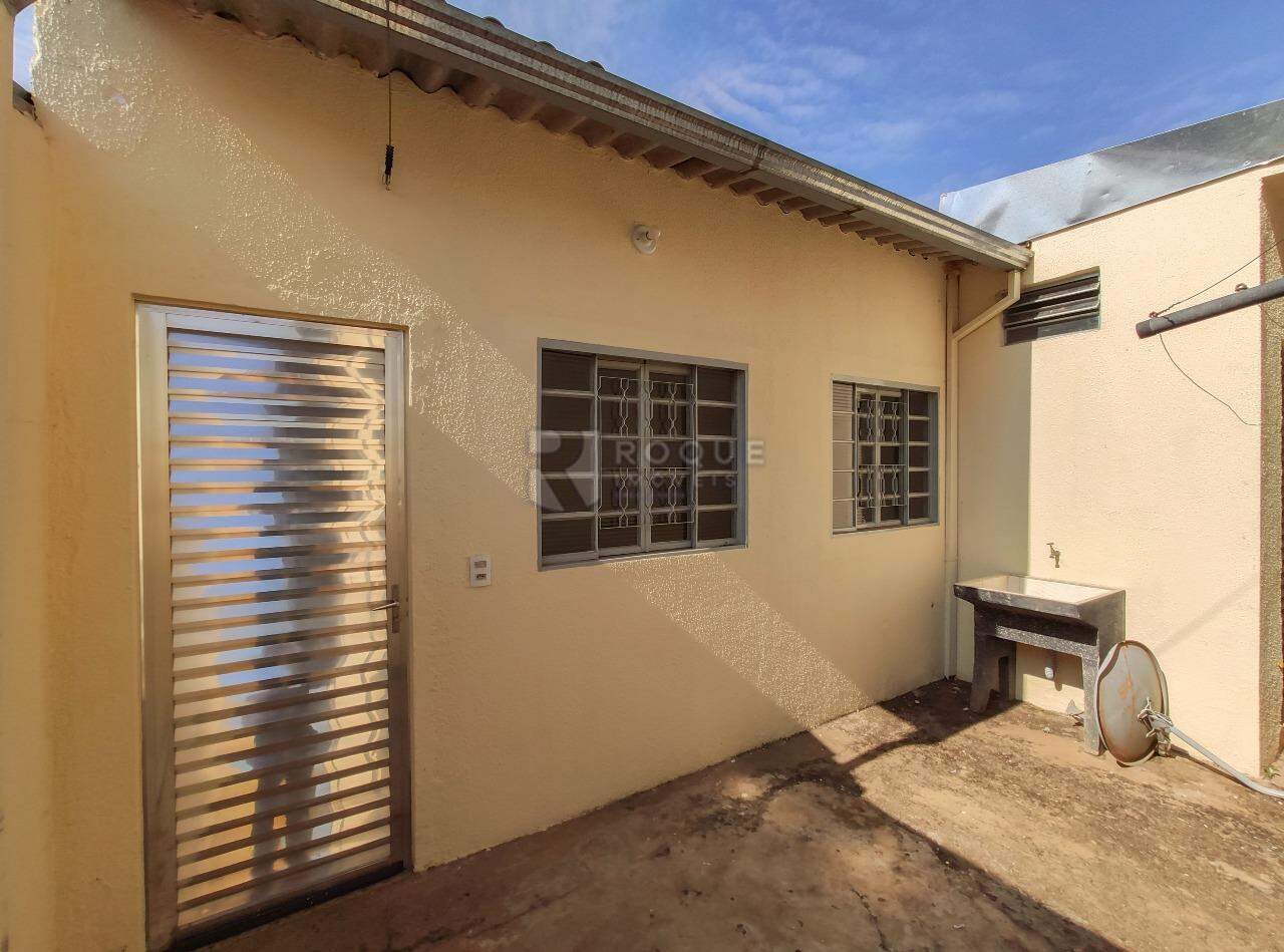Casa Residencial para aluguel no bairro Jardim Esmeralda: Área externa 