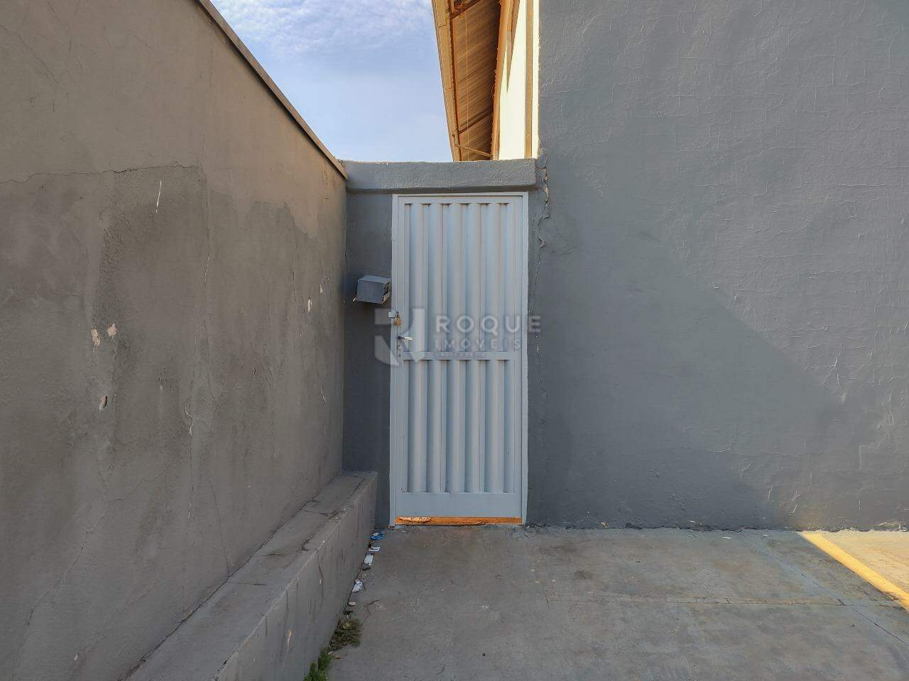 Casa Residencial para aluguel no bairro Jardim Esmeralda: Fachada 