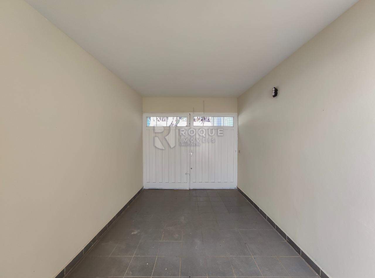 Casa Residencial para aluguel no bairro Jardim Anhanguera: Garagem 