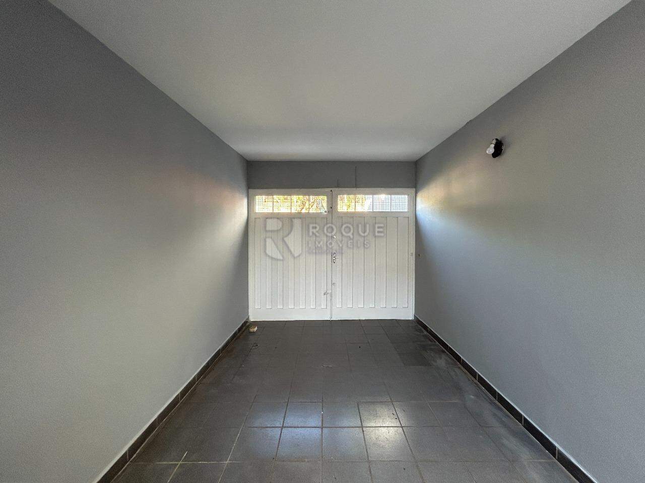 Casa Residencial para aluguel no bairro Jardim Anhanguera: Garagem 