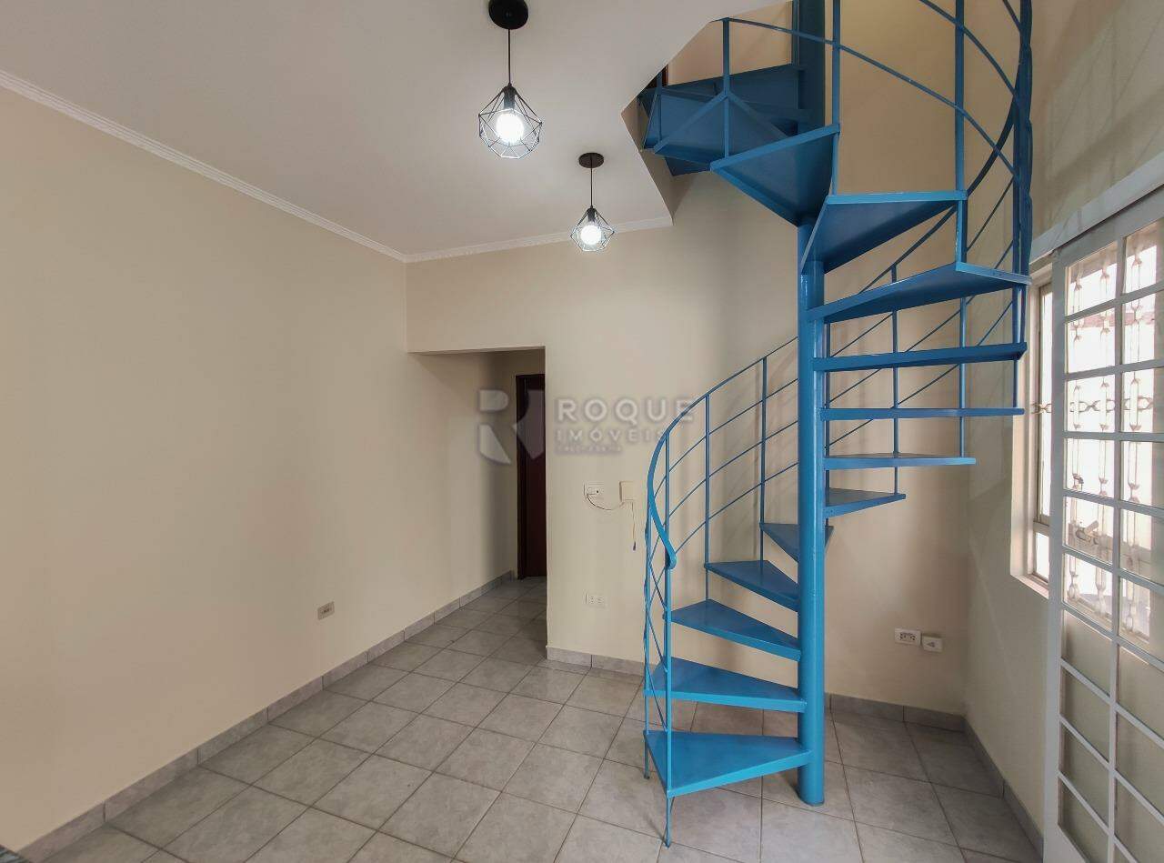 Casa Residencial para aluguel no bairro Jardim Anhanguera: Acesso segundo andar / sala 