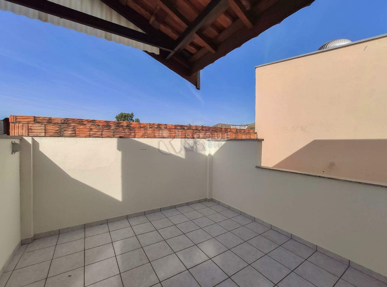 Casa Residencial para aluguel no bairro Jardim Anhanguera: Sacada 