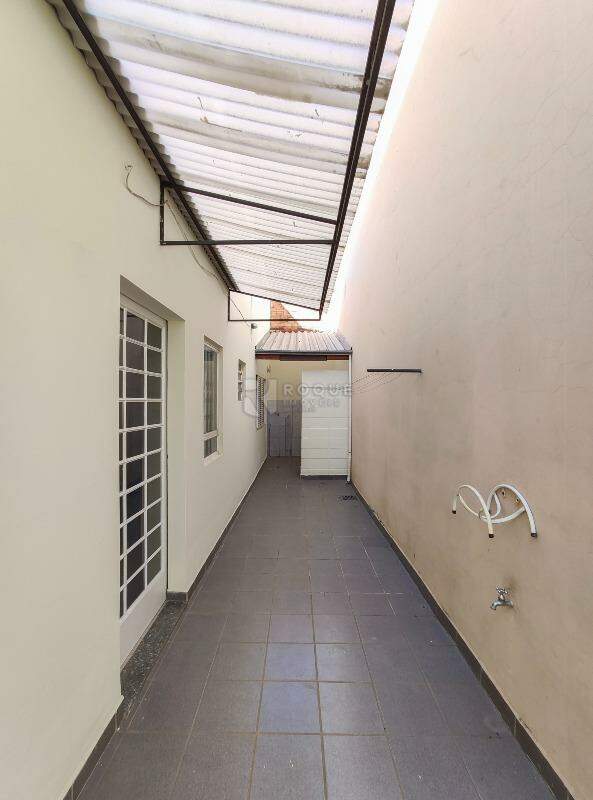 Casa Residencial para aluguel no bairro Jardim Anhanguera: Fundo 
